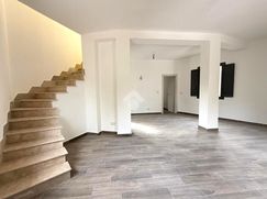 Casa Bi/Trifamiliare in Residenziale