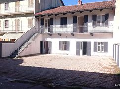 Casa Bi/Trifamiliare in Residenziale