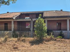 Casa Bi/Trifamiliare in Residenziale