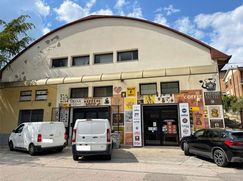 Negozio/Locale commerciale in Commerciale
