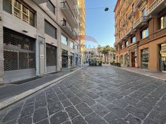 Negozio/Locale commerciale in Commerciale