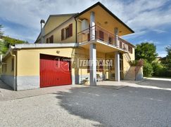 Casa Bi/Trifamiliare in Residenziale