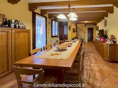 Casa Bi/Trifamiliare in Residenziale