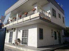 Casa Bi/Trifamiliare in Residenziale