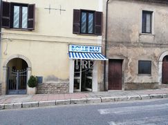 Negozio/Locale commerciale in Commerciale