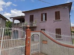 Casa Bi/Trifamiliare in Residenziale