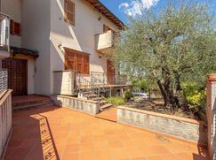 Casa Bi/Trifamiliare in Residenziale