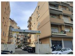 Negozio/Locale commerciale in Commerciale
