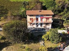 Casa Bi/Trifamiliare in Residenziale