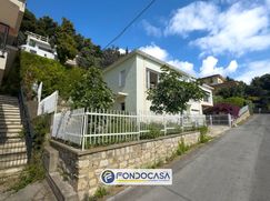 Casa Bi/Trifamiliare in Residenziale