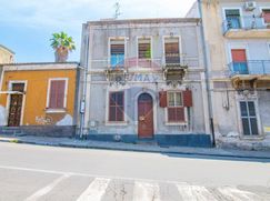 Casa Bi/Trifamiliare in Residenziale