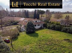 Casa Bi/Trifamiliare in Residenziale