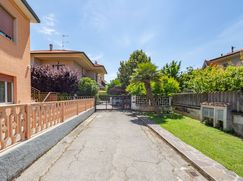 Casa Bi/Trifamiliare in Residenziale