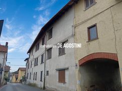 Casa Bi/Trifamiliare in Residenziale