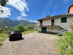 Casa Bi/Trifamiliare in Residenziale