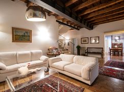 Casa Bi/Trifamiliare in Residenziale