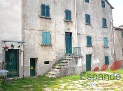 Casa Bi/Trifamiliare in Residenziale