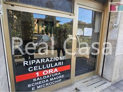 Negozio/Locale commerciale in Commerciale