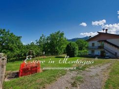 Casa Bi/Trifamiliare in Residenziale