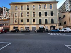 Negozio/Locale commerciale in Commerciale