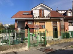 Casa Bi/Trifamiliare in Residenziale