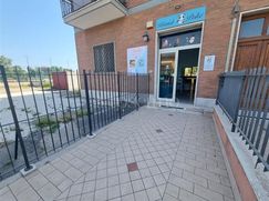 Negozio/Locale commerciale in Commerciale