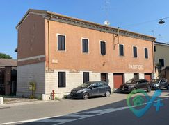 Casa Bi/Trifamiliare in Residenziale