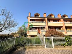 Casa Bi/Trifamiliare in Residenziale