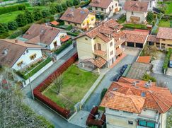 Casa Bi/Trifamiliare in Residenziale