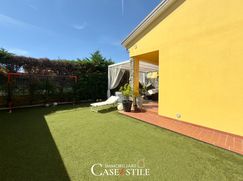 Casa Bi/Trifamiliare in Residenziale