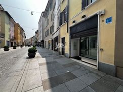 Negozio/Locale commerciale in Commerciale
