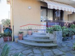 Casa Bi/Trifamiliare in Residenziale