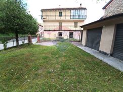 Casa Bi/Trifamiliare in Residenziale