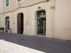 Negozio/Locale commerciale in Commerciale