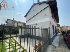 Casa Bi/Trifamiliare in Residenziale