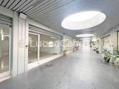 Negozio/Locale commerciale in Commerciale