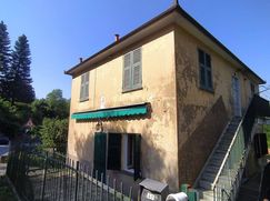 Casa Bi/Trifamiliare in Residenziale