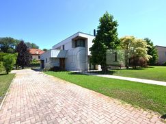 Casa Bi/Trifamiliare in Residenziale