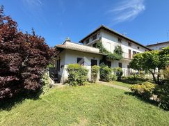 Casa Bi/Trifamiliare in Residenziale