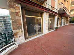 Negozio/Locale commerciale in Commerciale