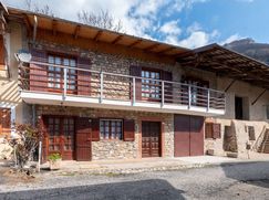 Casa Bi/Trifamiliare in Residenziale