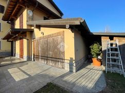 Casa Bi/Trifamiliare in Residenziale