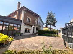 Casa Bi/Trifamiliare in Residenziale