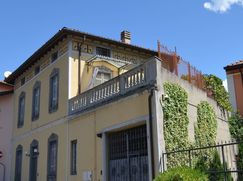 Casa Bi/Trifamiliare in Residenziale