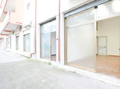 Negozio/Locale commerciale in Commerciale