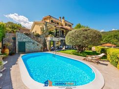 Casa Bi/Trifamiliare in Residenziale