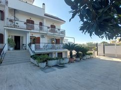 Casa Bi/Trifamiliare in Residenziale