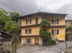 Casa Bi/Trifamiliare in Residenziale