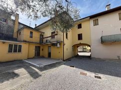 Casa Bi/Trifamiliare in Residenziale