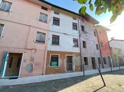 Casa Bi/Trifamiliare in Residenziale